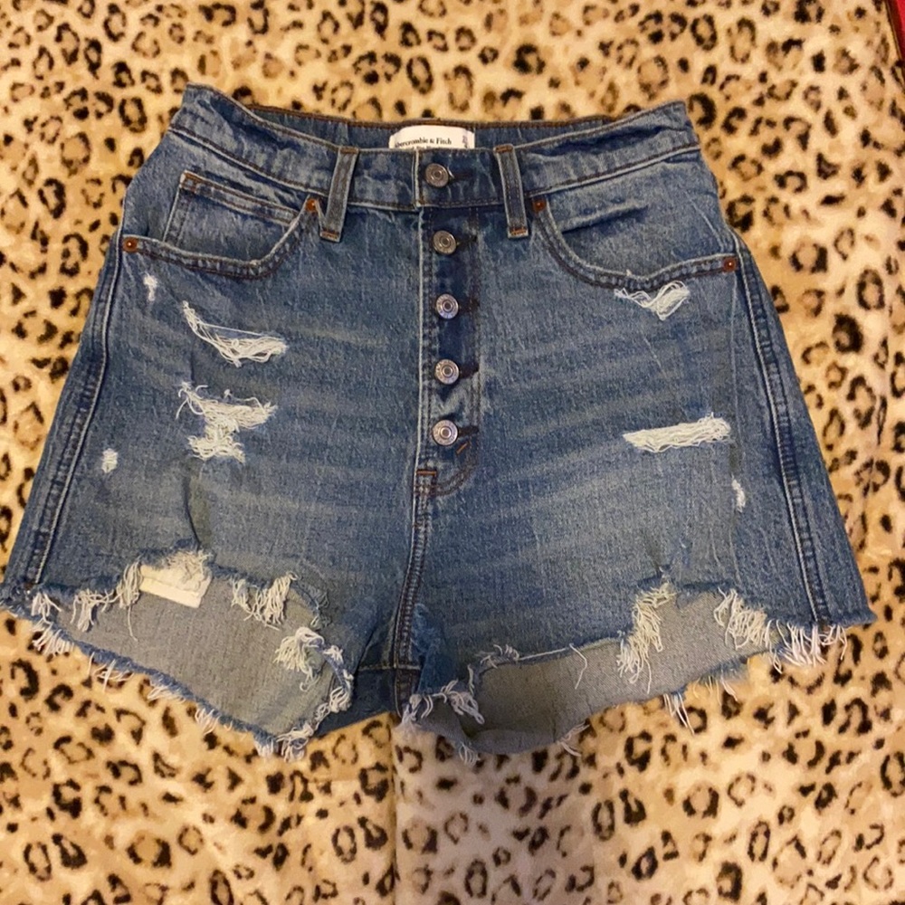 ✨NWOT✨ A&F Ultra High Rise Mom Short